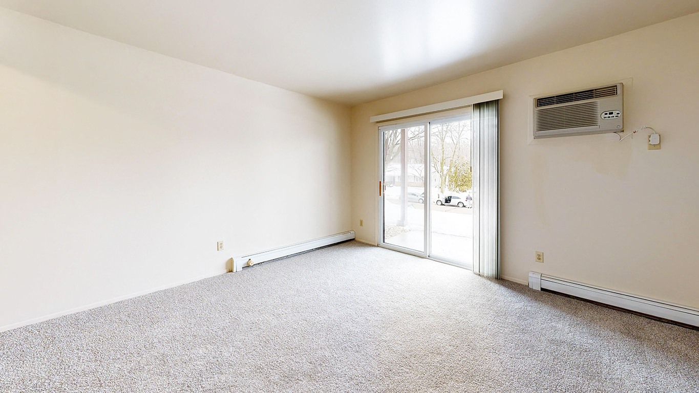 Wood Creek Apartments 6 of 12
