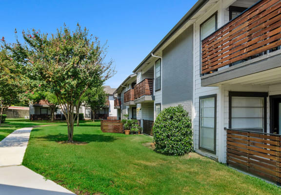 Woodcreek Apartments | Apartments in Arlington, TX