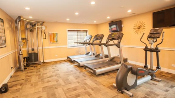 Apartments In Carol Stream The Greenway At Carol Station