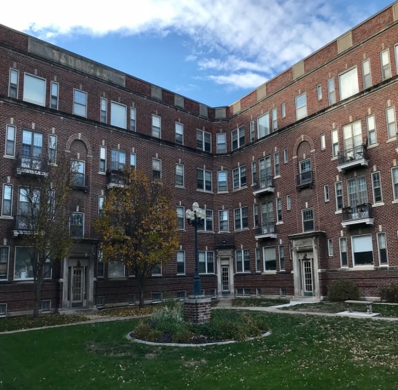 Tadousac Apartments in Omaha, NE