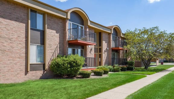 Five-Star Clubhouse with a Variety of Leisure Activities at Cranbrook Center Apartments,Southfield, MI