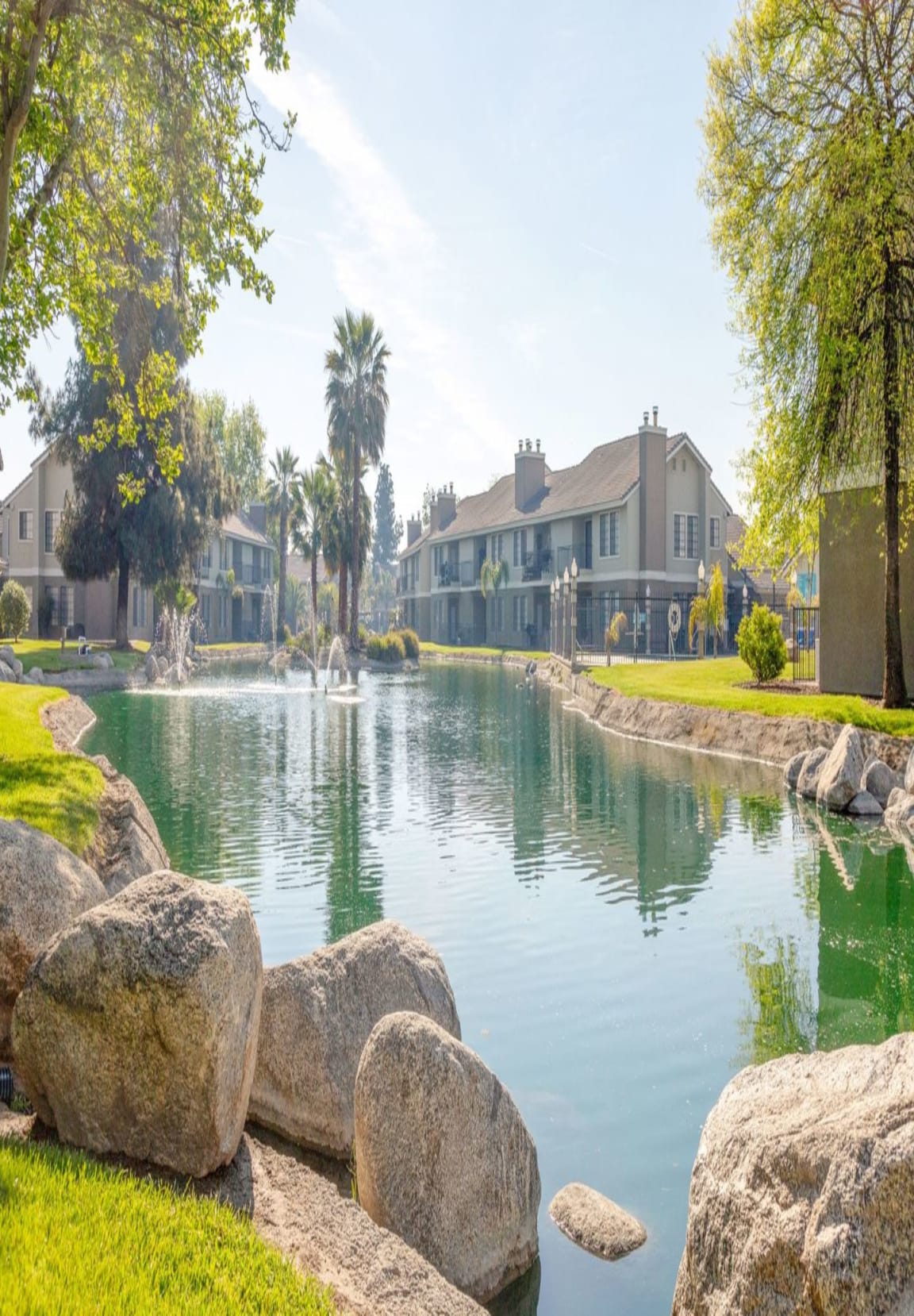 Hanford Apartments Edgewater Isle Apartments & Townhomes