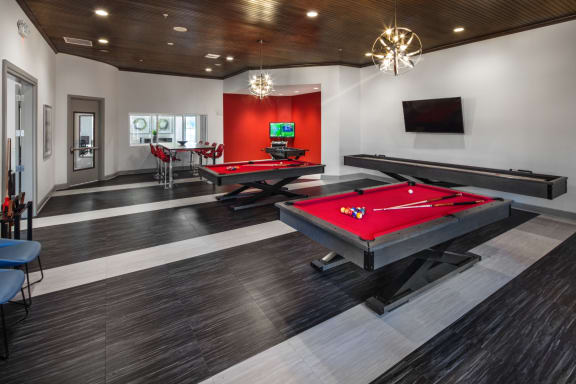 525 Avalon Park | Luxury Apartments with Garages in Orlando