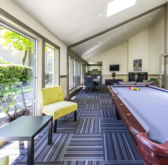 Bay Club Apartments Apartments In Des Moines Wa