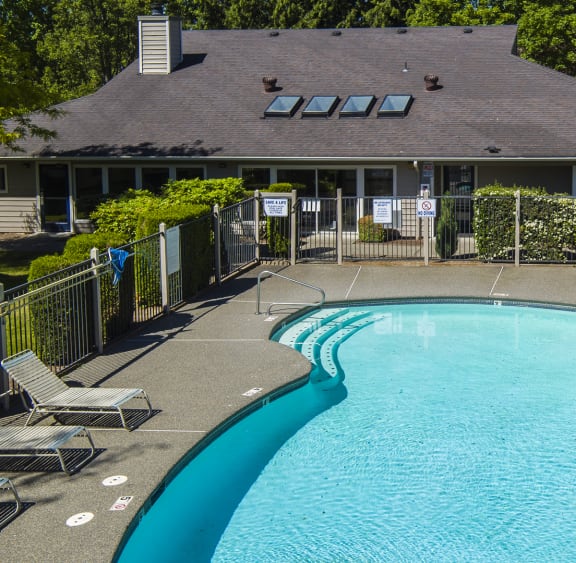 Bay Club Apartments Apartments In Des Moines Wa