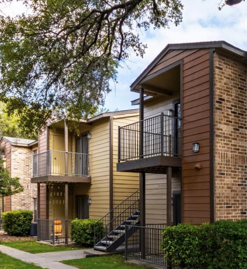 the hollows apartments on potranco