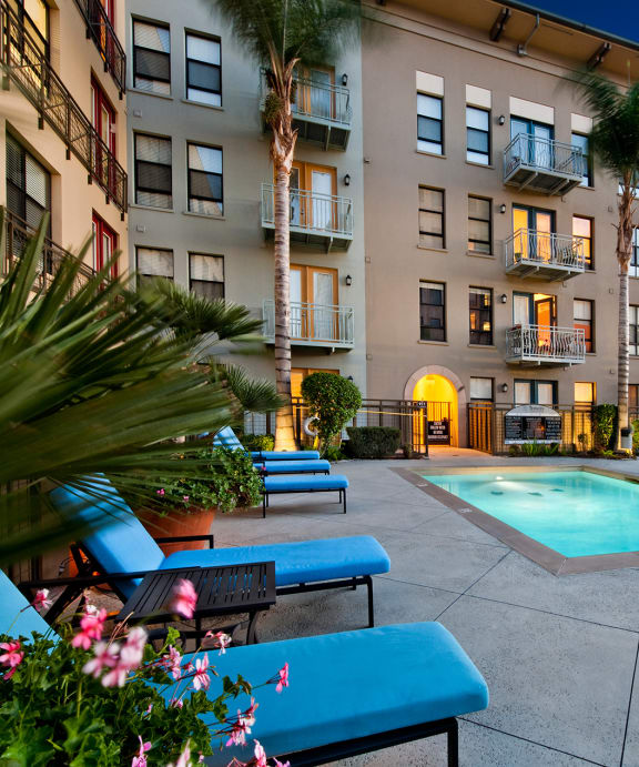 Pasadena Luxury Apartments | Terraces at Paseo Colorado