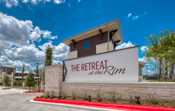 The Rim Apartments San Antonio | Berkshire at The Rim Apartments