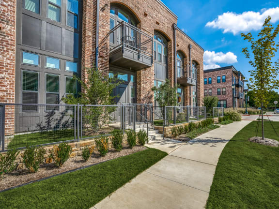 Thousand Oaks at Austin Ranch | Apartments in The Colony, TX