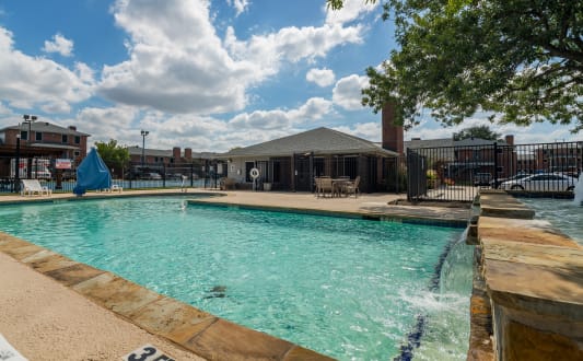 pool at Williamsburg Apartments, Grand Prairie