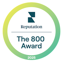 a white circle with the words reputation the 800 award