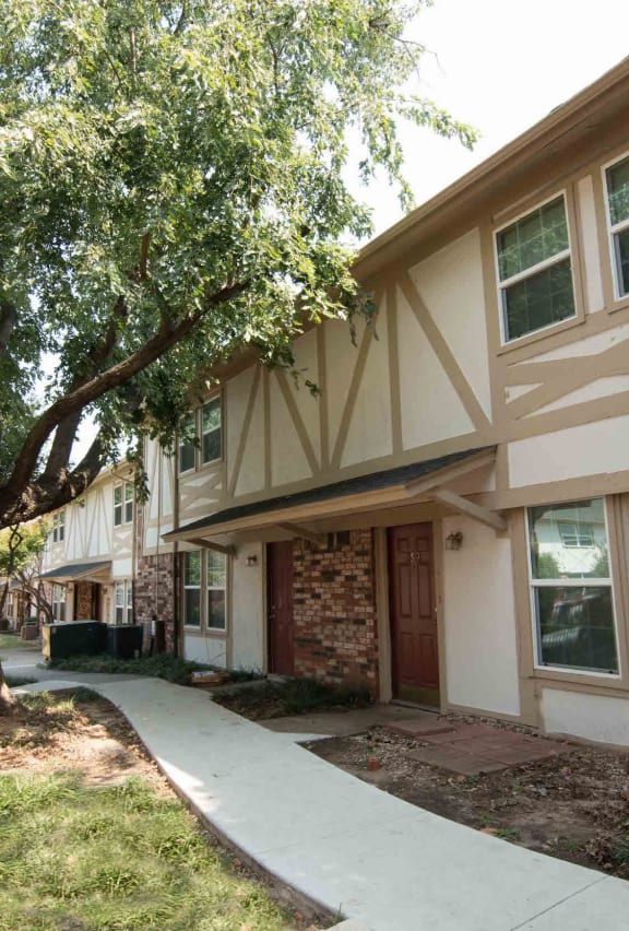 Warwick Apts Okc