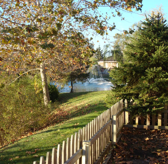 Eagle Creek Court Apartments in Indianapolis IN