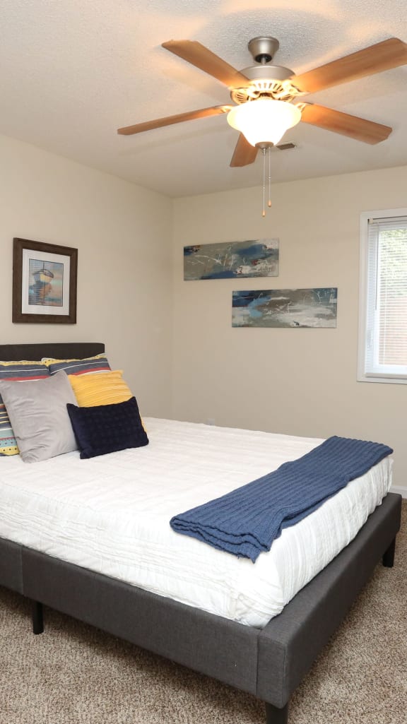 Devonshire Gardens Apartments in Evansville, IN