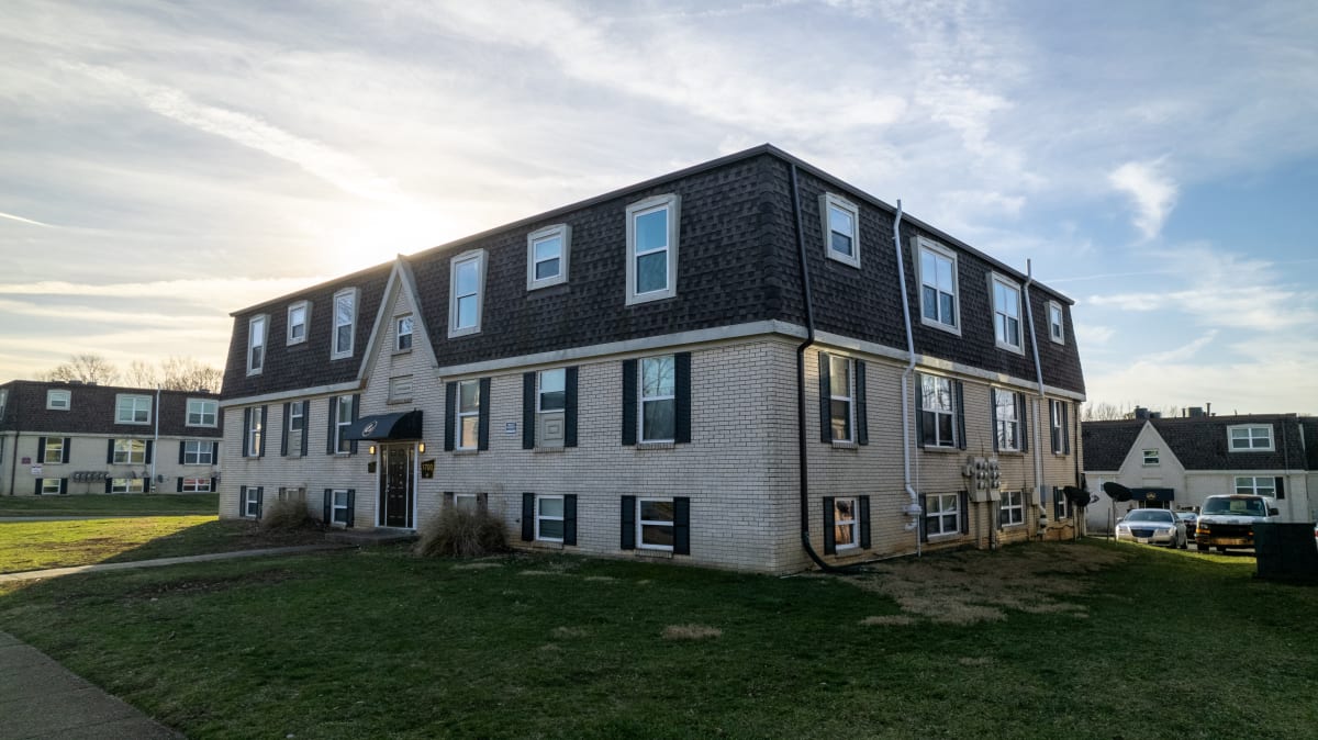 Preakness Apartments in Lexington, KY