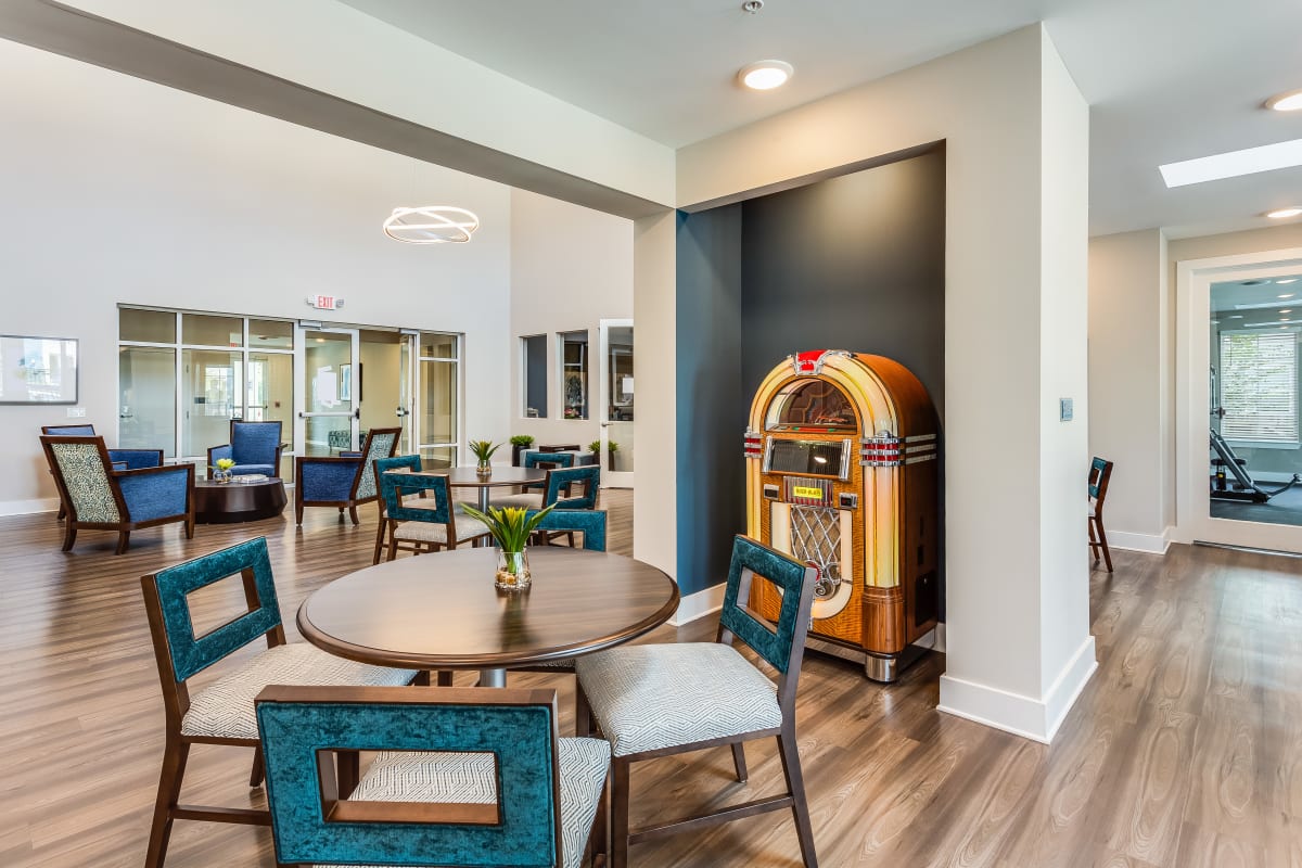 Valencia Grove II Apartment and Community Amenities