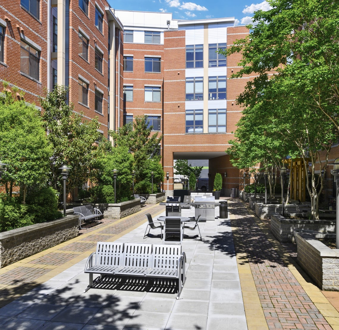 Crystal City Lofts Spacious Apartments in Crystal City Arlington
