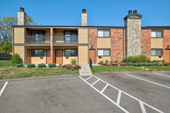 Canyon Creek Apartments in St. Louis