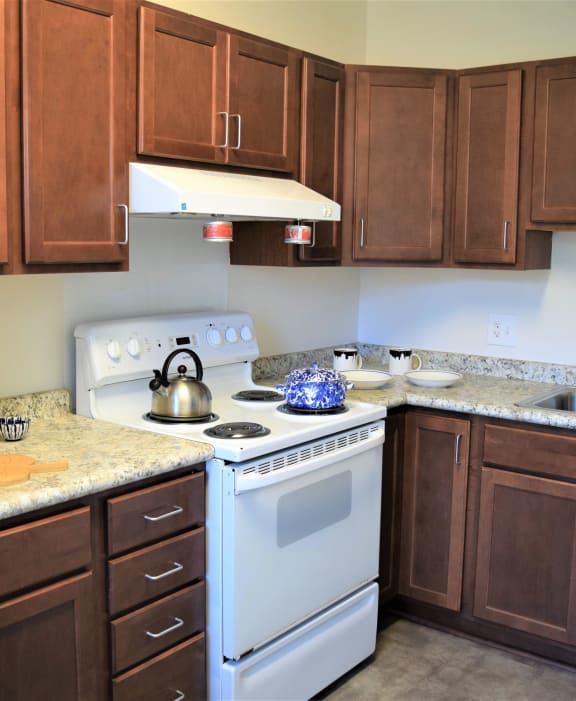 Image of a Colonial Village West Kitchen | Arlington Apartments | Affordable Apartments