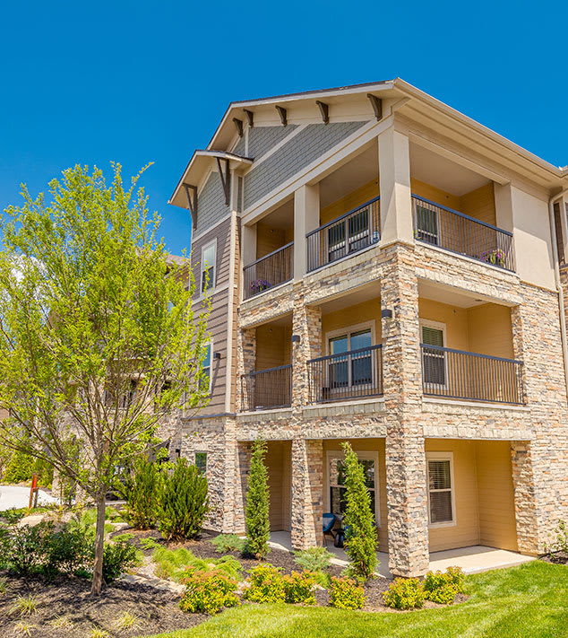 Vale Overland Park Apartments in Overland Park, KS