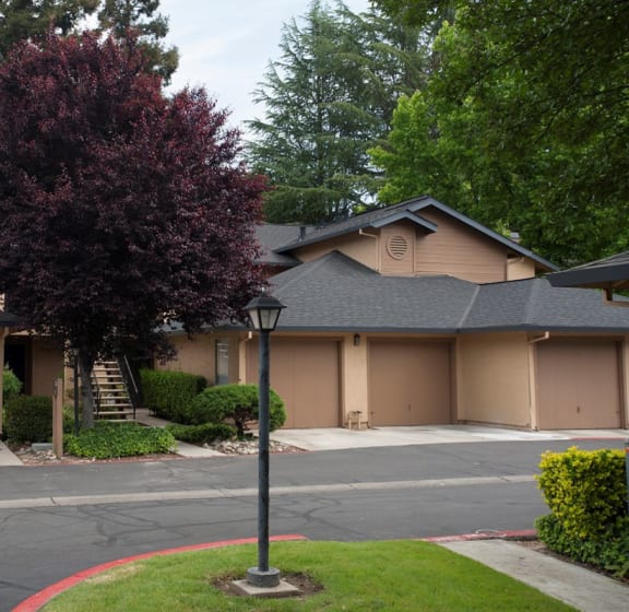 Delta Pointe Apartments in Sacramento, CA