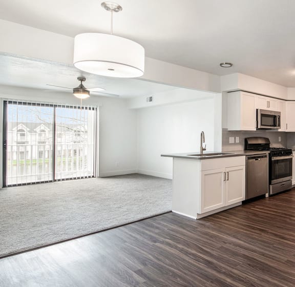 Apartments in Cutlerville, MI near Byron Center Byron Lakes Apartments