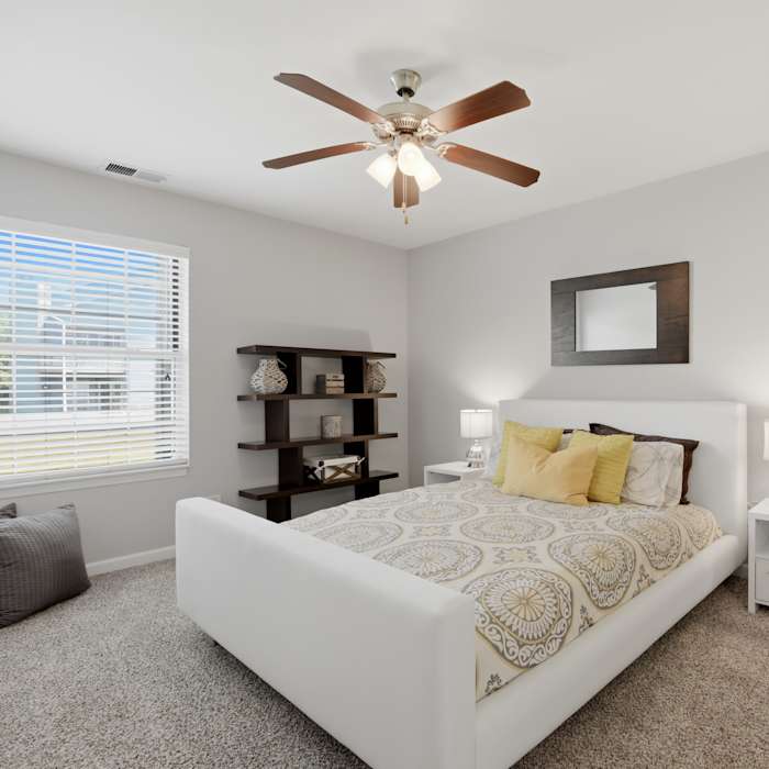 Forest Pointe apartment bedroom