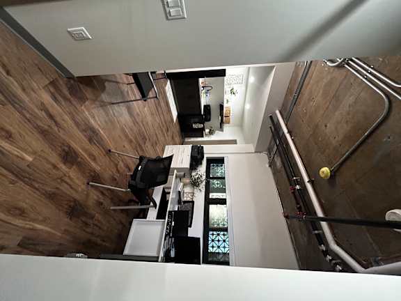 1060 Bishop office