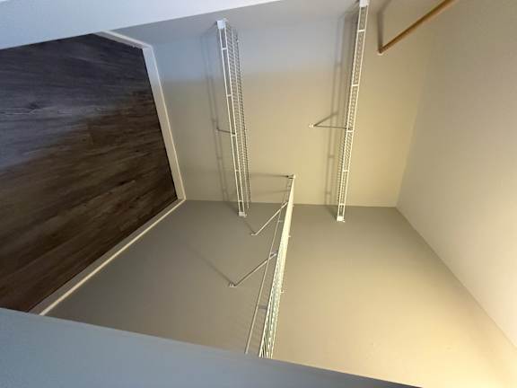 Walk in closet