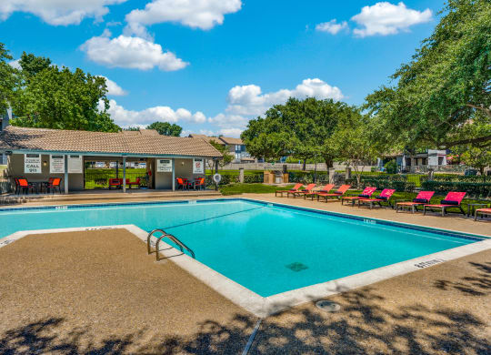 Photos and Video of Las Colinas Heights Apartments in Irving, TX