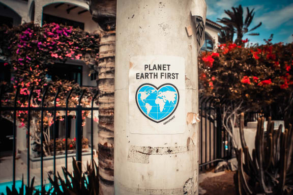 Earth at Ralston Courtyards, Ventura