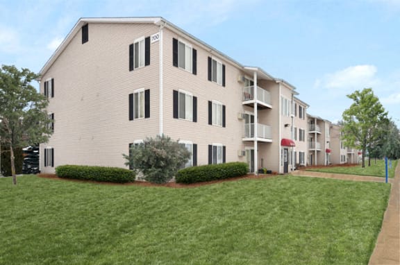 Photos and Video of Griswold Estates Apartments in Auburn IN