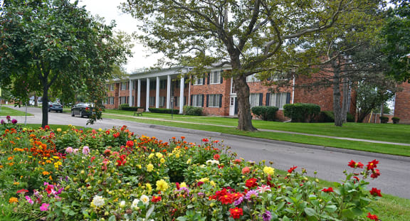 Beautiful Landscaping and Park-like Setting at Green Acres Apartments,Michigan, 48603