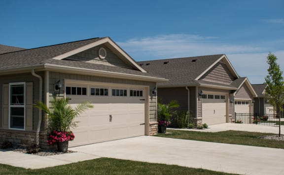 Medina OH Apartment Rentals Redwood Blackberry Trails Garage Front