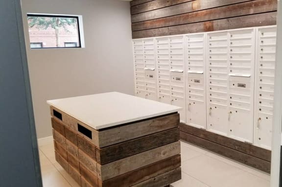 a room with a bunch of lockers in it