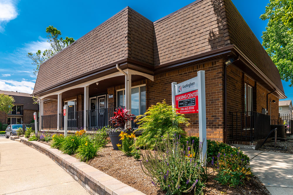 Clinton Township, MI Apartments for Rent Knottingham Apartments