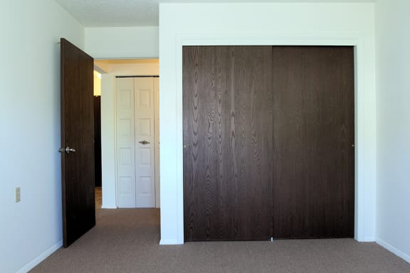 Apartment Bedroom at Cambridge Square Chesapeake