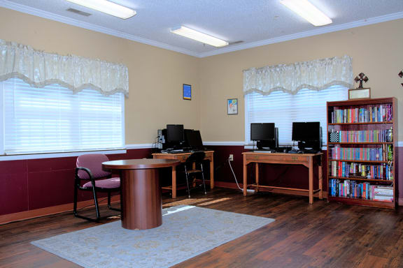 Computer Room at Cambridge Square Chesapeake