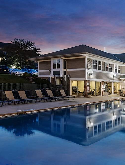 Social Lounge at Poplar Creek Apartments, Brookfield