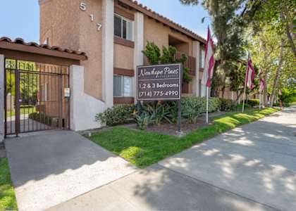 Newhope Pines Santa Ana, CA Community Exterior