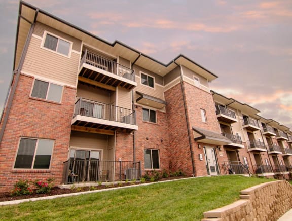 Flats-style apartment building at North Pointe Villas luxury apartments in north Lincoln 68521
