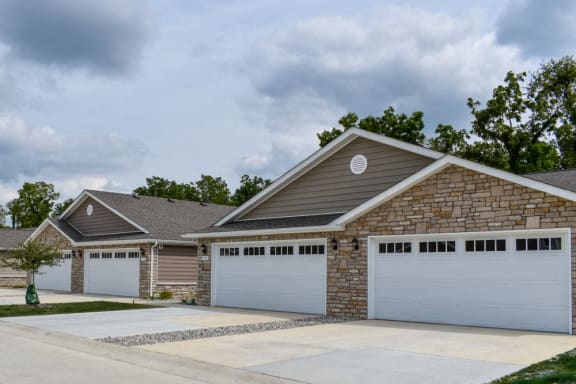 Noblesville Indiana Apartment Rentals Redwood Noblesville Webster Drive  Exterior