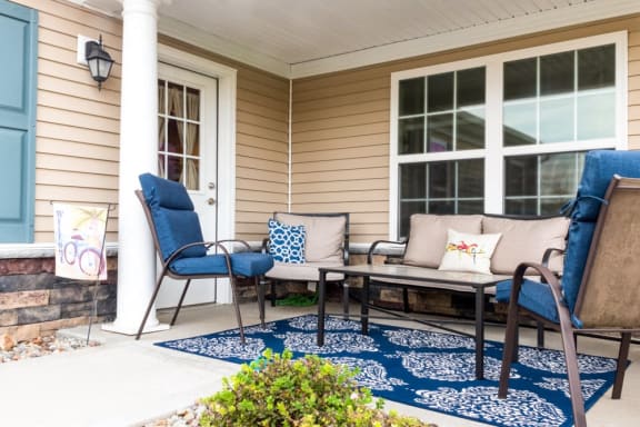 Avon Lake OH Apartment Rentals Redwood Hampshire Highlands Front Porch