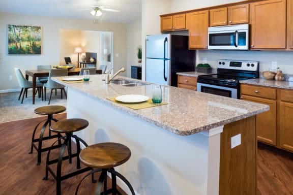 Avon Lake OH Apartment Rentals Redwood Hampshire Highlands Kitchen
