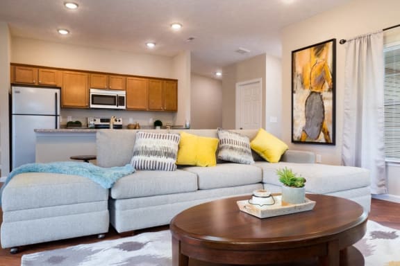Avon Lake OH Apartment Rentals Redwood Hampshire Highlands Living Room