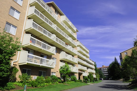 Photos and Video of Kimball Court in Woburn MA