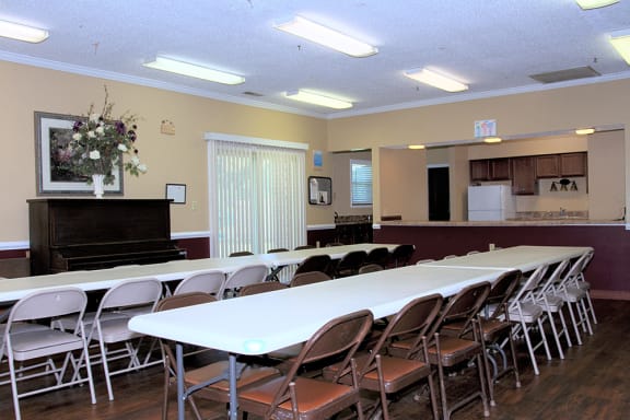 Community Room at Cambridge Square Chesapeake