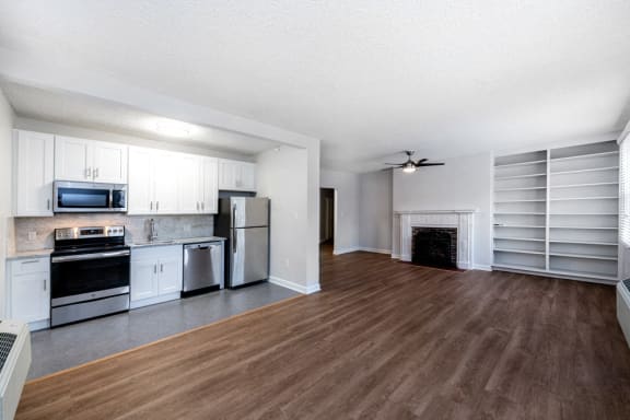 open floor 1 bedroom with stainless steel appliances at Connecticut Plaza Apartments, District of Columbia