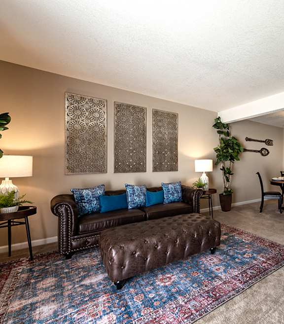 Open concept living area in a 2 bedroom townhome for rent in Charleston SC