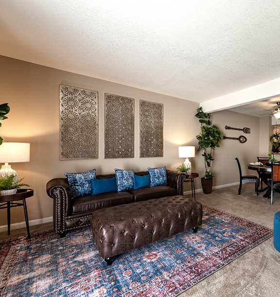 Open concept living area in a 2 bedroom townhome for rent in Charleston SC